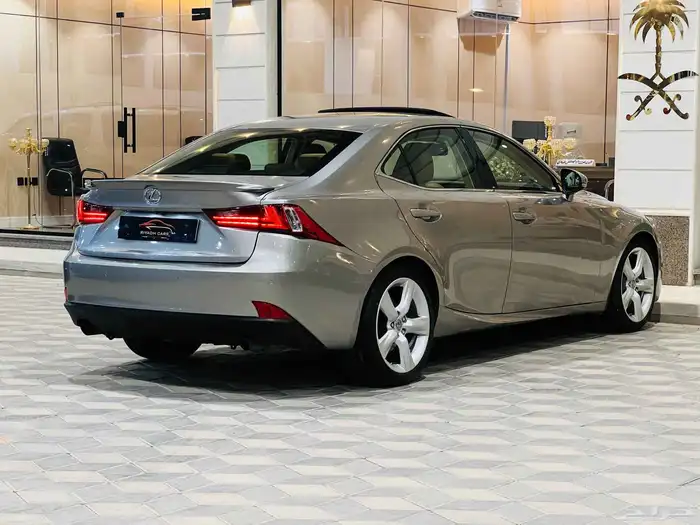 لكزس lS 350 2016 سعودي نظيف جدا 5