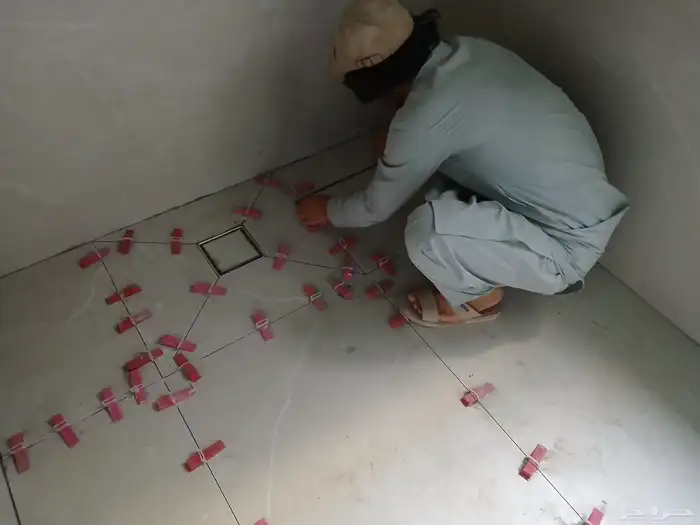 مبلط معلم بلاط الجمع انواع سلاميك حمامات مطبخ ارضيه سطامطبخ 1