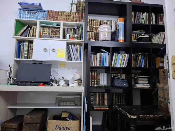 رفوف الكتب الأسود والأبيض للبيع فقط الكتب لالا 0