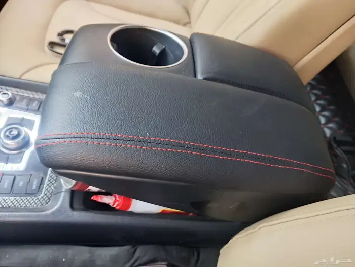 تغيير الداخلية لسيارة أودي سقف شموا أسود مع خياط طارة لونين 18