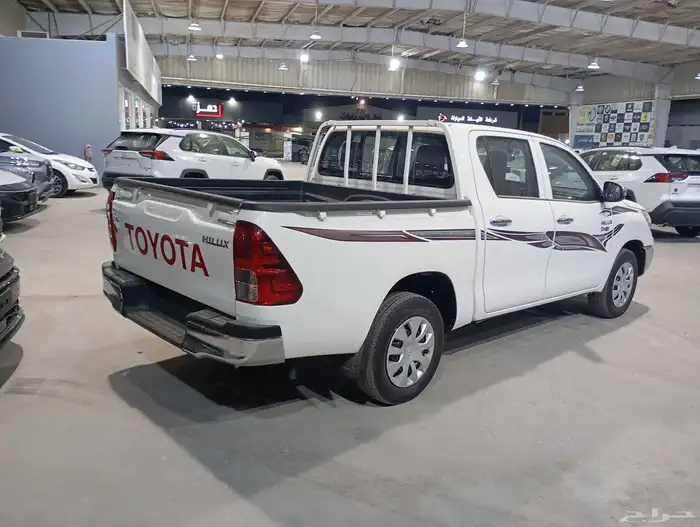 متوفر تويوتا هايلكس غمارتين ديزل بدون دبل موديل 2025 5