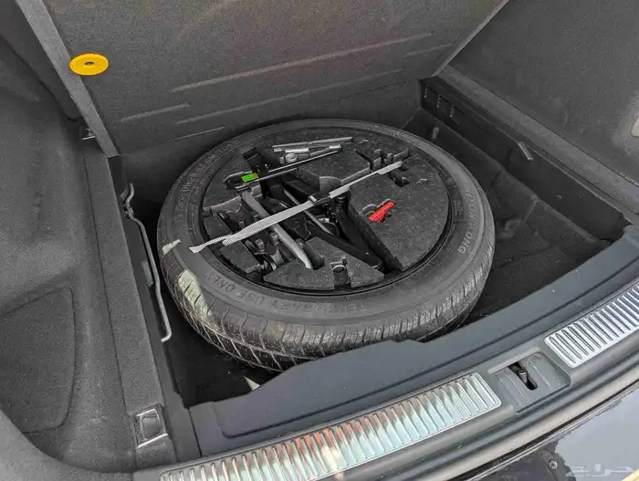 جيب طوارق أسود R-line 2022 Touareg SUV ضمان ساري 16