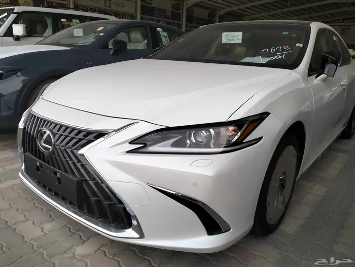 لكزس ES350 سعودي 2025 اصفار 2