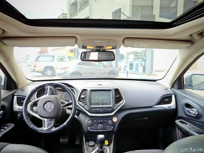 جيب شروكي فل كامل 2015 11