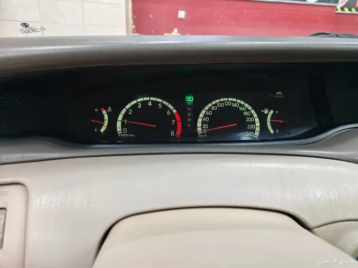 للبيع أفالون موديل 2002 نظيف جدا مجدد بالكامل 40