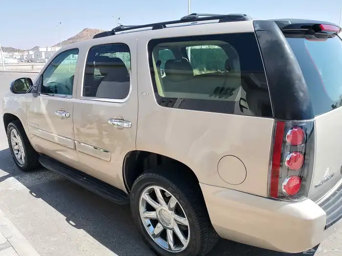 يوكن 2008 قصير فل كامل نظيف جدا وبحالة الوكالة (مستخدم واحد) 5