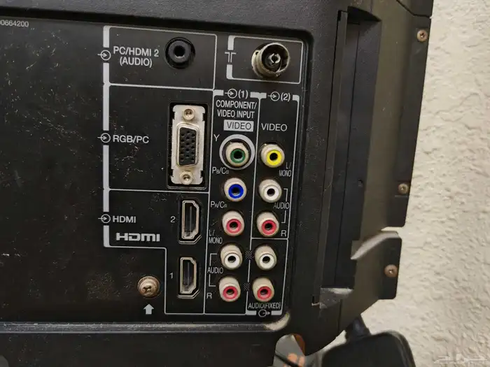 شاشة توشيبا ليست سمارت 32 أو 40 ما أدري معاها كروم كاست 2