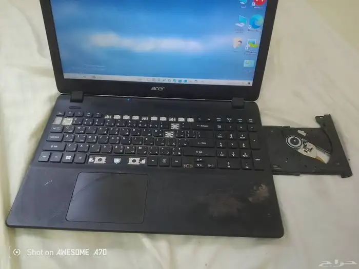 لابتوب وطابعه 3