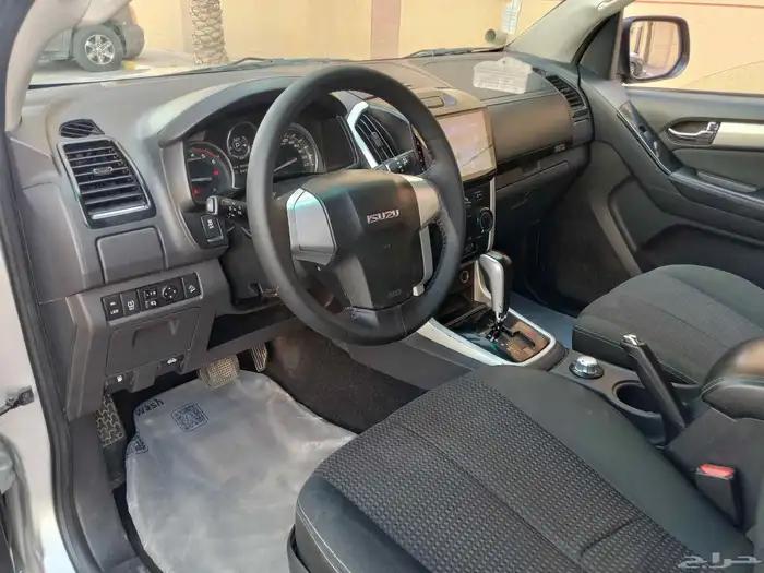 ايسوزو جيب ديماكس ( 2020 ) ديزل دبل اتوماتيك بحالة ممتازة 16