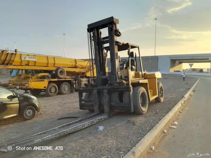 رافعة شوكية فركلفت كلرك سقايل كهربائية للايجار 1