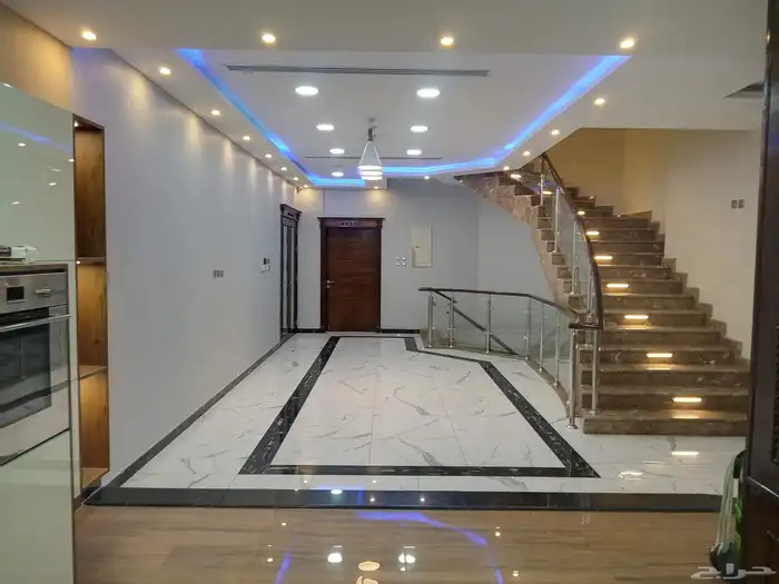 فيلا للبيع زاويه 965 متر 18