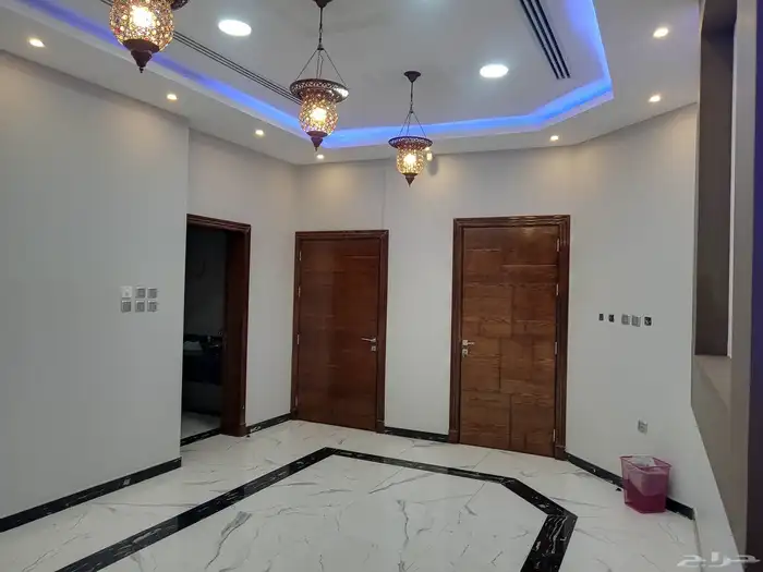 فيلا للبيع زاويه 965 متر 28