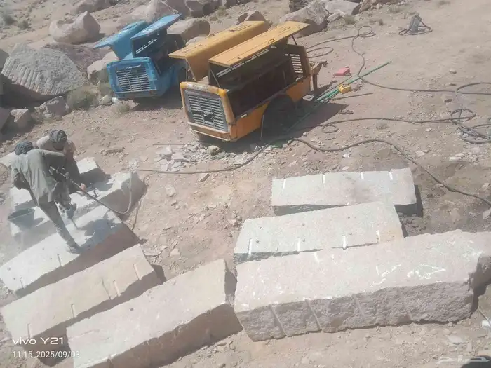 يوجد بكلين لبنيان الحجر ورب راب وقص ارضي 4