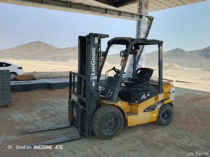 رافعة شوكية فركلفت كلرك سقايل كهربائية للايجار 0