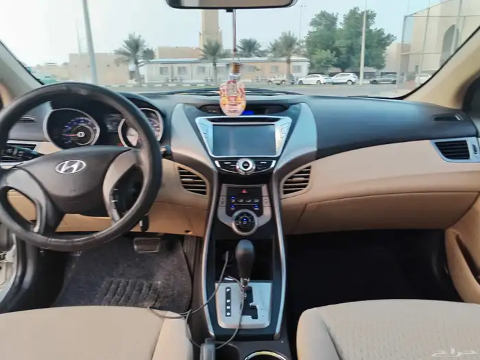 هواندي النترا مديل. 2012 16