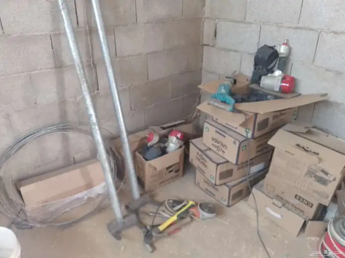 مشروع كامل للبيع منشار 80 مكنة نشارة صندوق والثانيه تلقيم كم 8