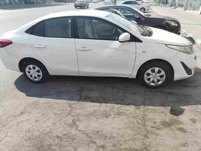 بيع سياره ياريس 2019 5