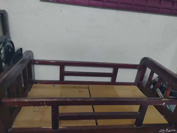 سرير اطفال ومكنسة كهربائية ومكيف صحراوي 0