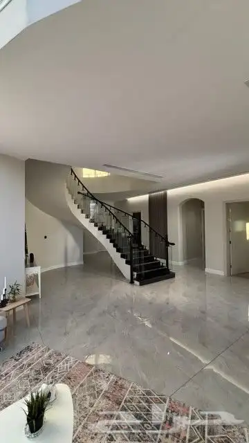 فيلا بمدخل مستقل وحوش واسع بمساحة 400م 5