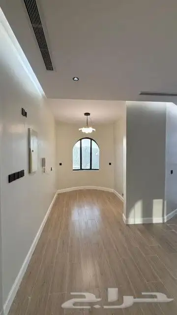 فيلا بمدخل مستقل وحوش واسع بمساحة 400م 1