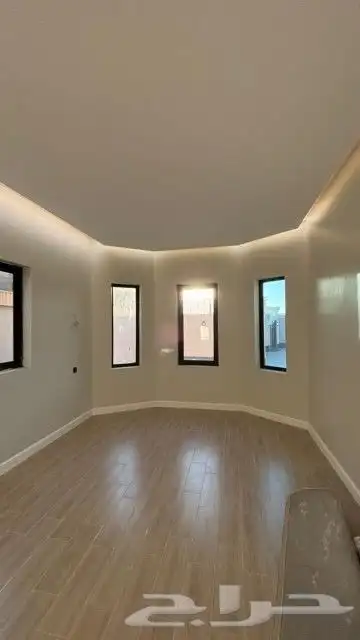 فيلا بمدخل مستقل وحوش واسع بمساحة 400م 8