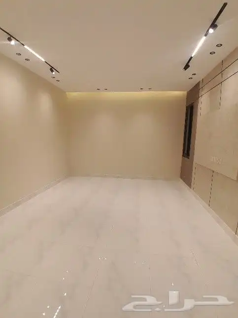 للبيع شقه دور ثاني مصعد راكب جاهز مدخل مستقل تشطيب راقي 12