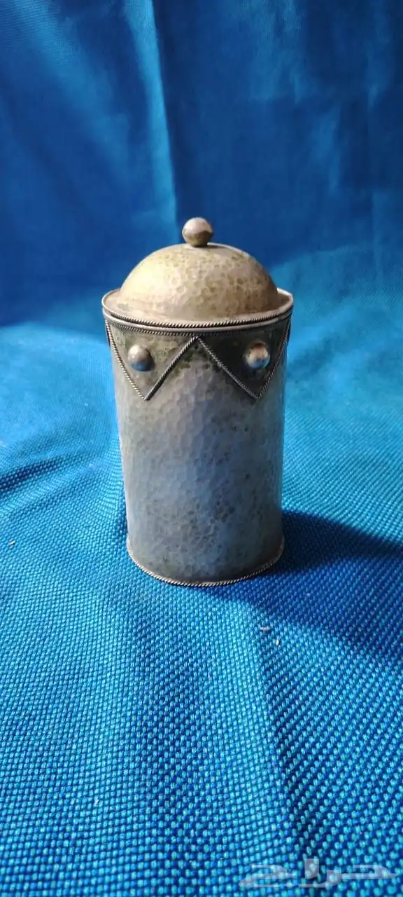 علبه تراثيه قديمه 0