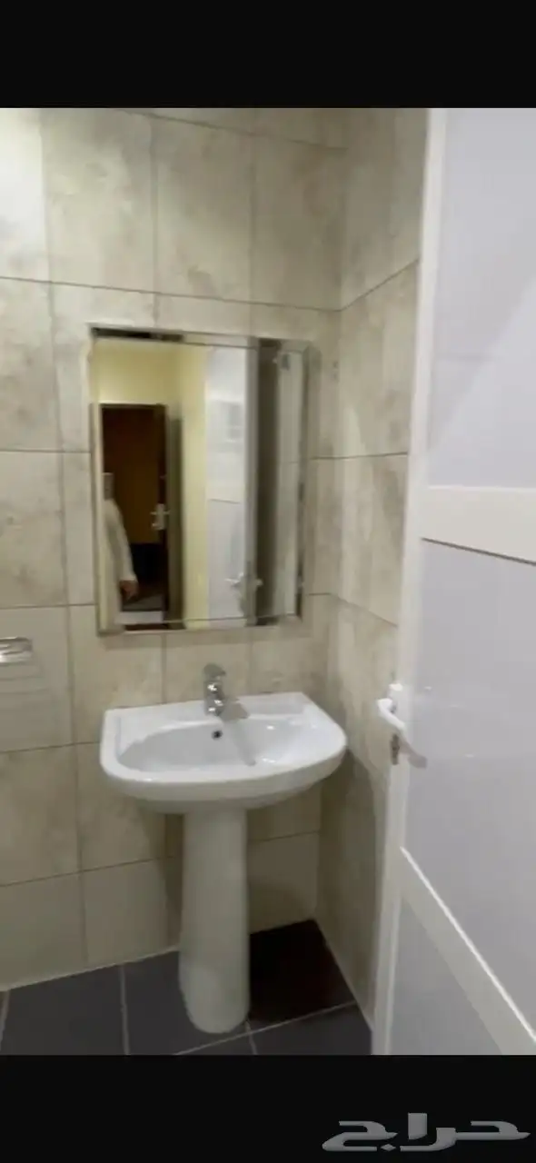 غرفة جانبية مفروشة في المواقف للايجار-جدة حي الريان 1