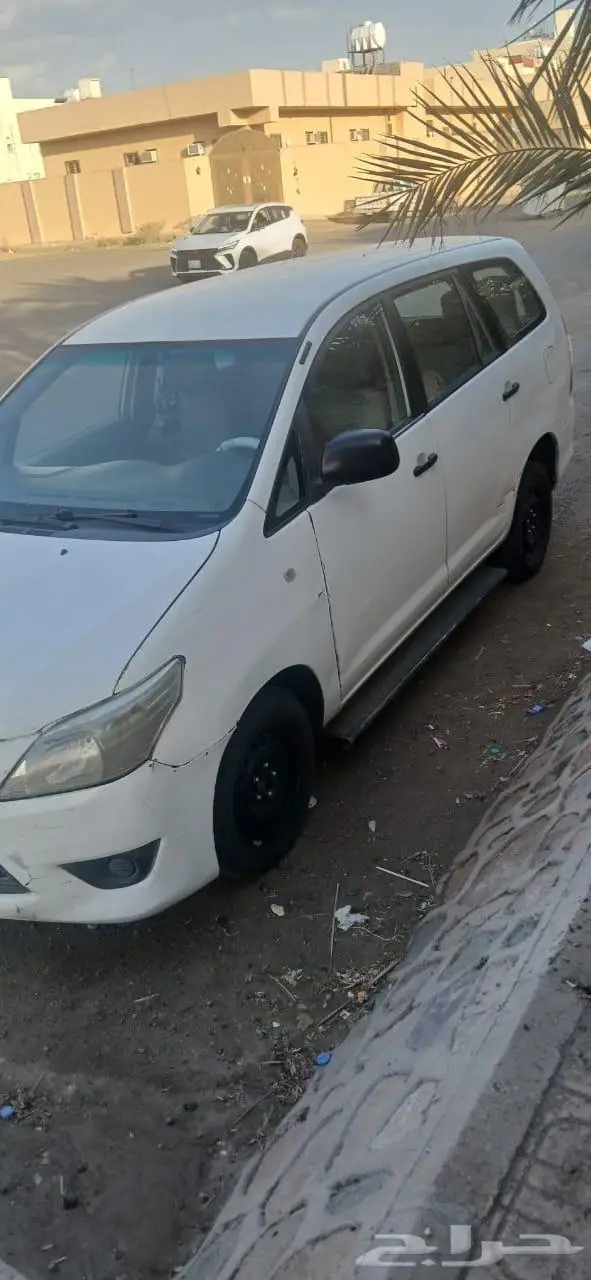 انوفا نظيفة للبيع في المدينة المنورة 3