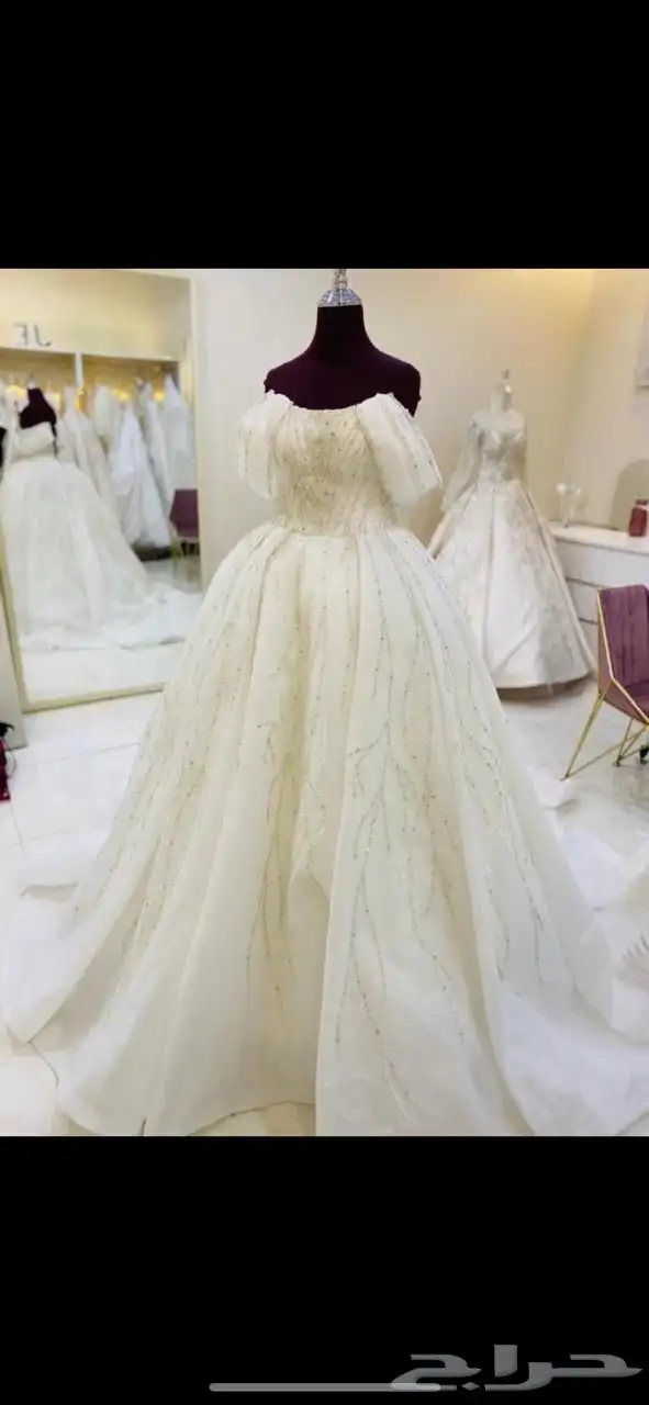 فستان معاه الطرحه والجيبون سعر الشرا 7000 والبيع لاعلى سومه 1
