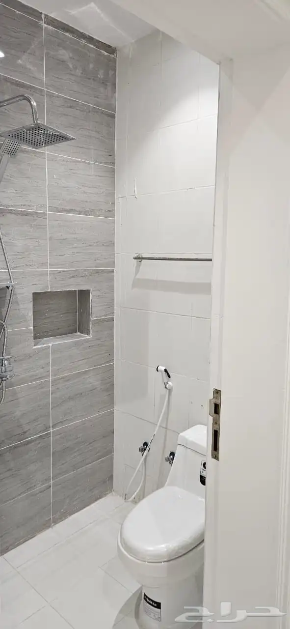 شقق اربع غرف وخمس غرف وثلاث غرف وغرفتين 12