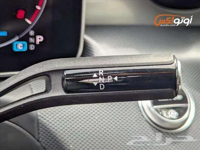 2025 مرسيدس C 300 9