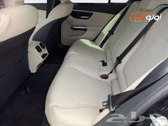 2025 مرسيدس C 300 13