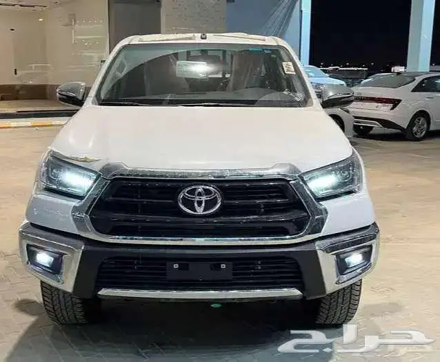 هايلوكس غمارتين بنزين توماتيك 2025 1