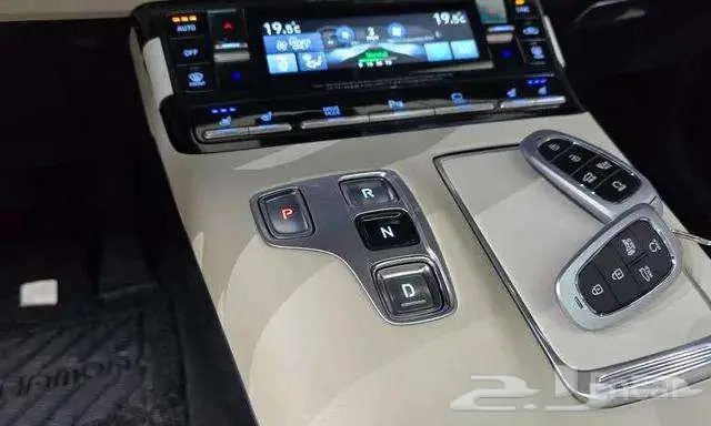 هيونداى ازيرا هايبريد 2023 8