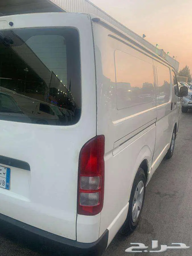 باصات هايسات وسوزوكي للايجار الشهري 1