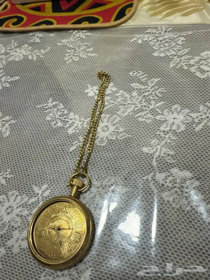 ساعة قديمة جدا  من قبل ما يقارب 150 سنة 0