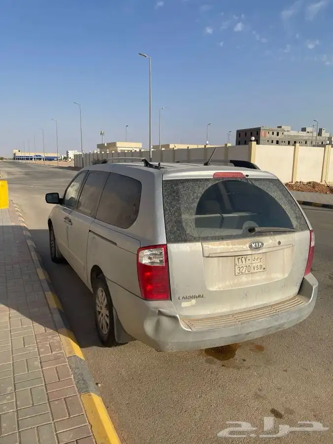 كيا كرنفال للبيع 2011 5
