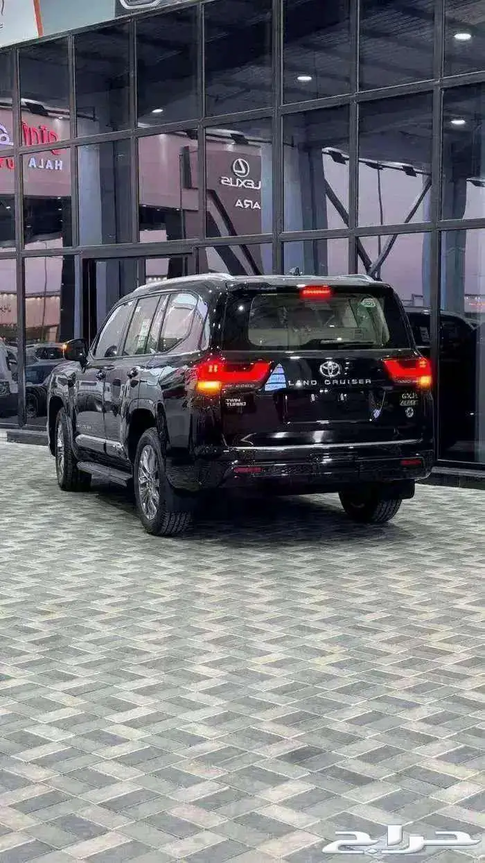 تويوتا لاندكروزر GXR L5 فل كامل وارد الساير 2025 4