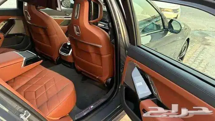 بي أم دبليو 735i موديل 2026 فل كامل أند فجول جديد M Kit 16