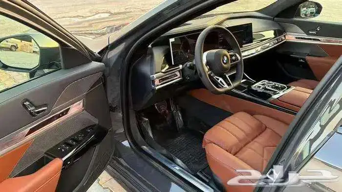 بي أم دبليو 735i موديل 2026 فل كامل أند فجول جديد M Kit 11