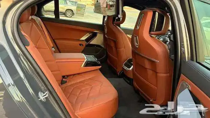 بي أم دبليو 735i موديل 2026 فل كامل أند فجول جديد M Kit 17