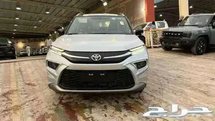 تويوتا اوربان كروزر 2025 GLX سي سي 1.5 بنزين 1