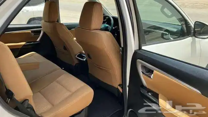 تويوتا فورشنر VX 2019 بنزين دبل 6 سلندر 10