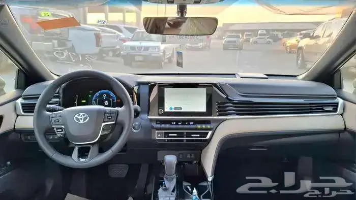تويوتا كامري LE هايبرد موديل 2025 5