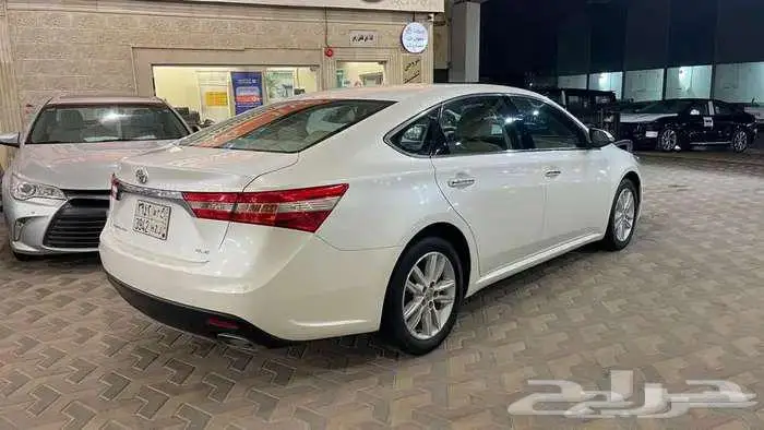 تويوتا افالون 2015 مخزن شبه الاصفار عداد 24 الف 3