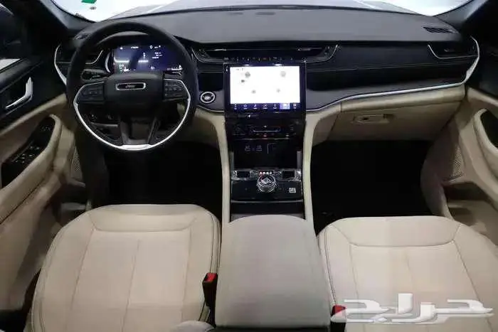 جيب جراند شيروكي لاريدو 2025 4