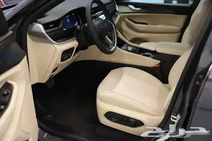 جيب جراند شيروكي لاريدو 2025 6