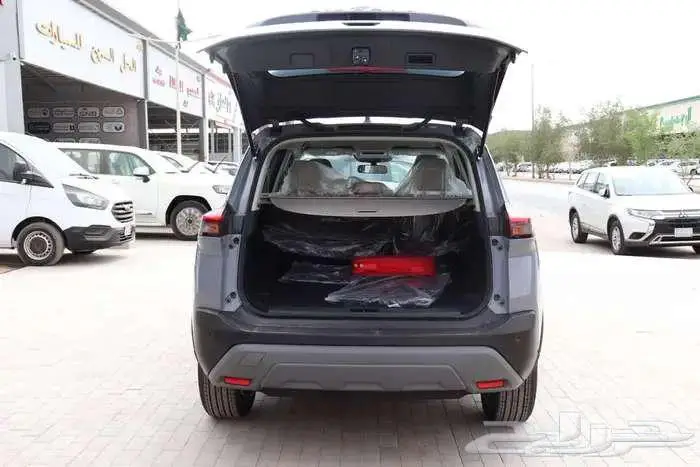 عرض خاص جدا نيسان اكستريل 5 راكب 2025 افضل سعر تسليم فوري 6