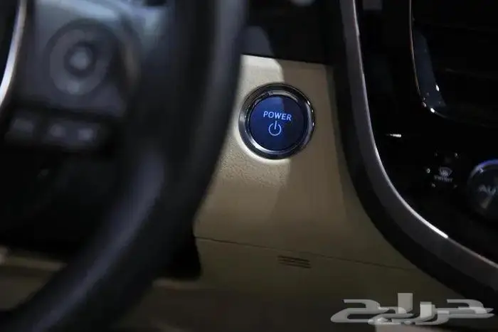 تويوتا كامري GLE فل كامل فتحة سقف هايبرد موديل 2024 17